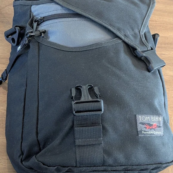 TOM BIHN Ristretto (Rare/Retired) Great EDC bag! [USA MADE] Perfect for MacBook - Picture 3 of 5